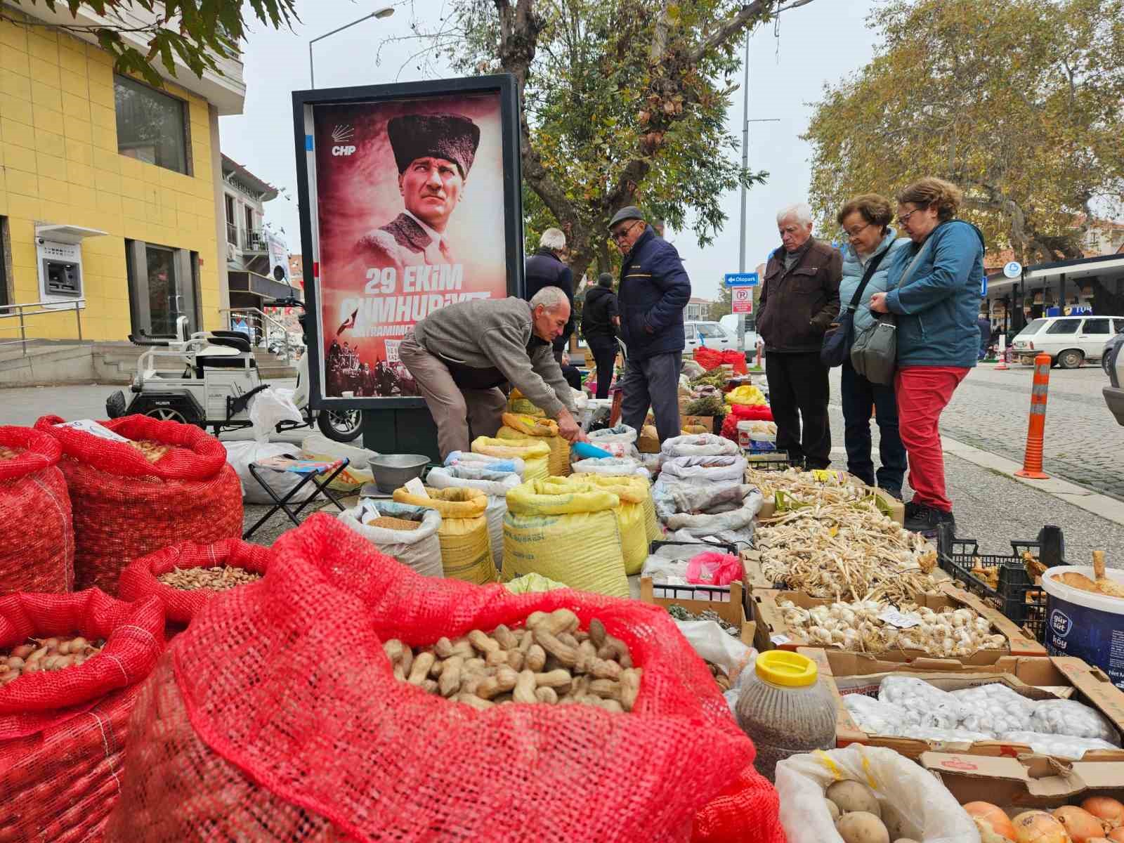 deprem bolgesi sindirgida hayat devam ediyor 5 f4MZOskp