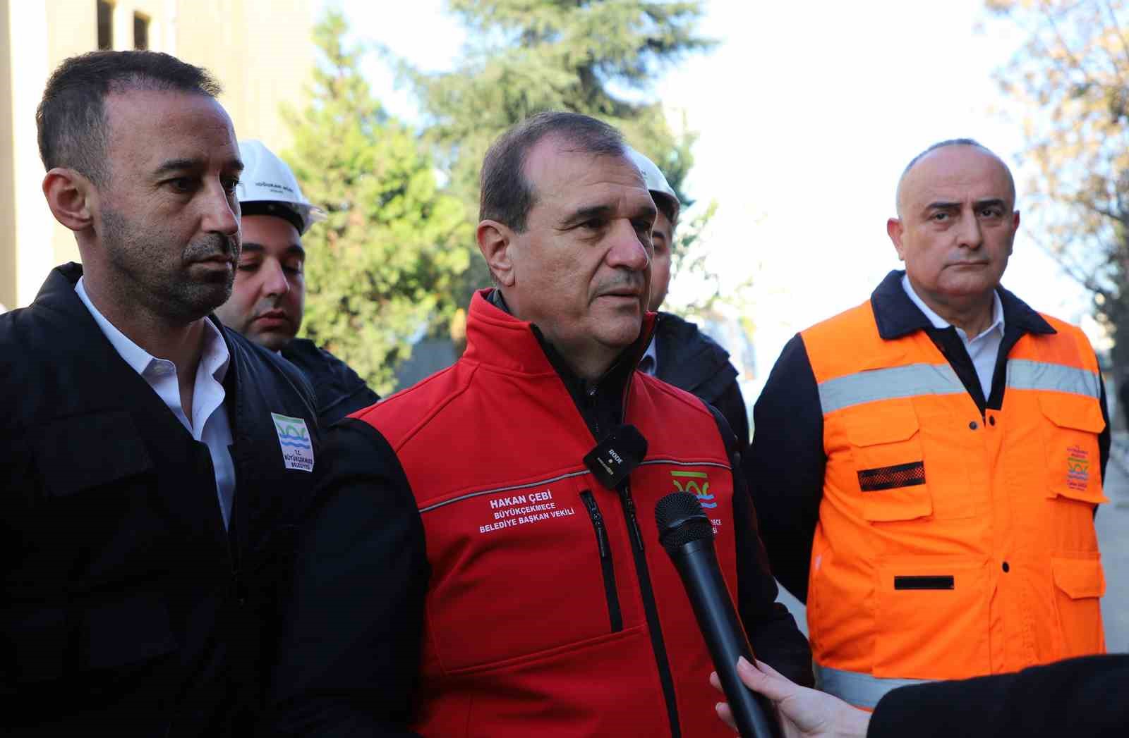 deprem hazirliklarinin surdugu buyukcekmecede riskli bir site daha yikildi 1 hg99vKkP