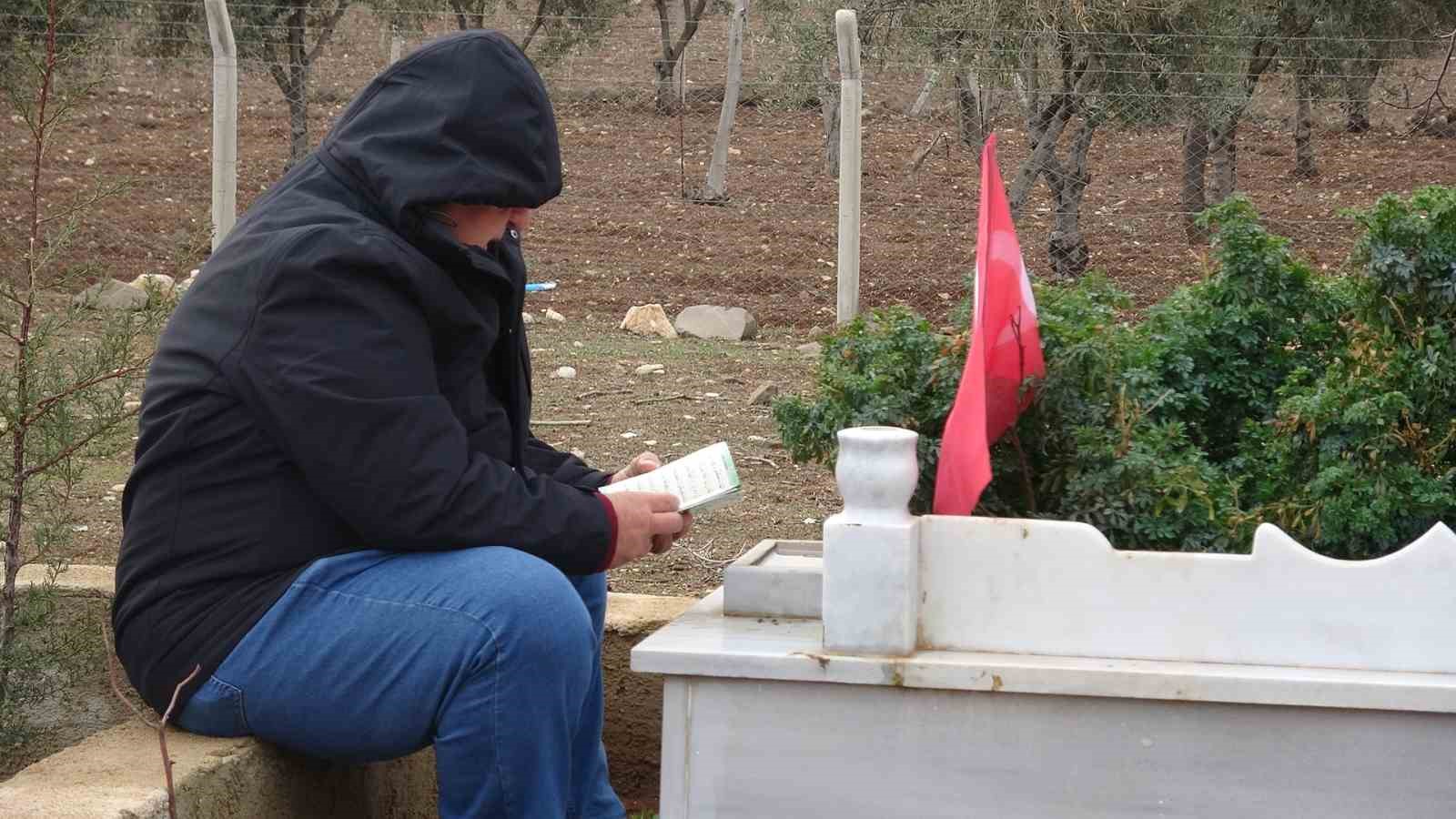 deprem sehitleri 6 subatin 3uncu yilinda kabirleri basinda anildi 1 uqz399mZ
