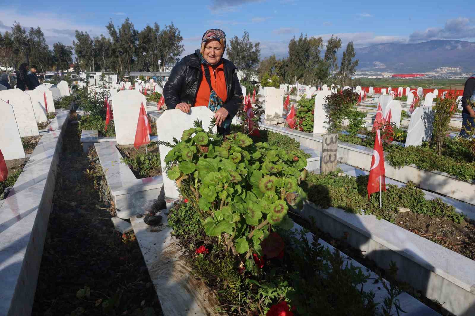deprem sehitliginde huzunlu bayram 2 iZUmM7RM