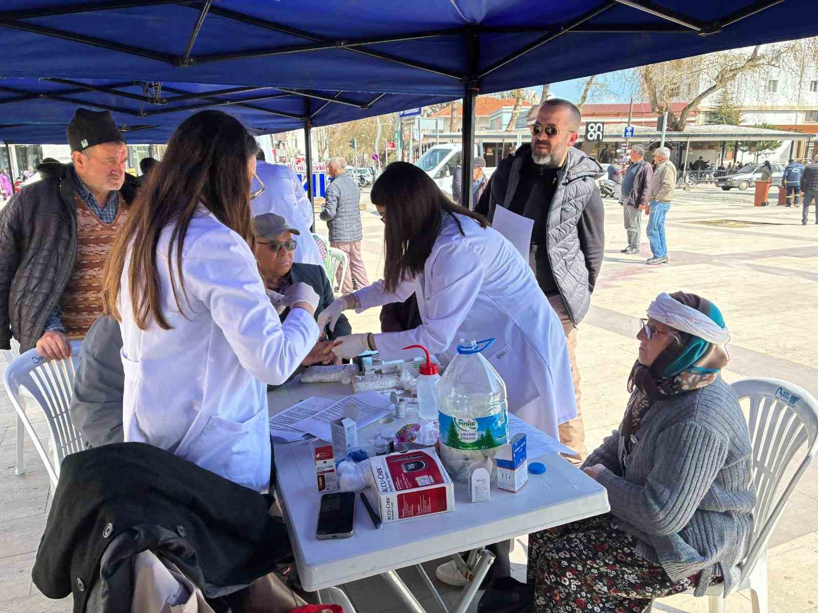 deprem sonrasi doktorlardan sindirgiya ozel ilgi 0 XuNi1aYF