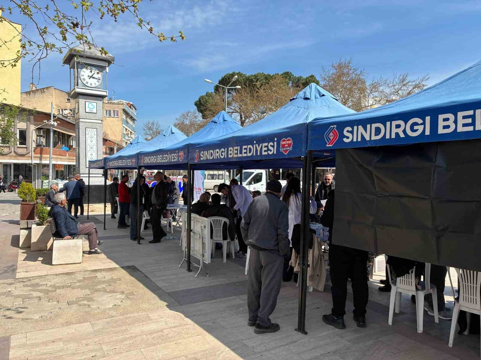 deprem sonrasi doktorlardan sindirgiya ozel ilgi 3 XKl9iwUs
