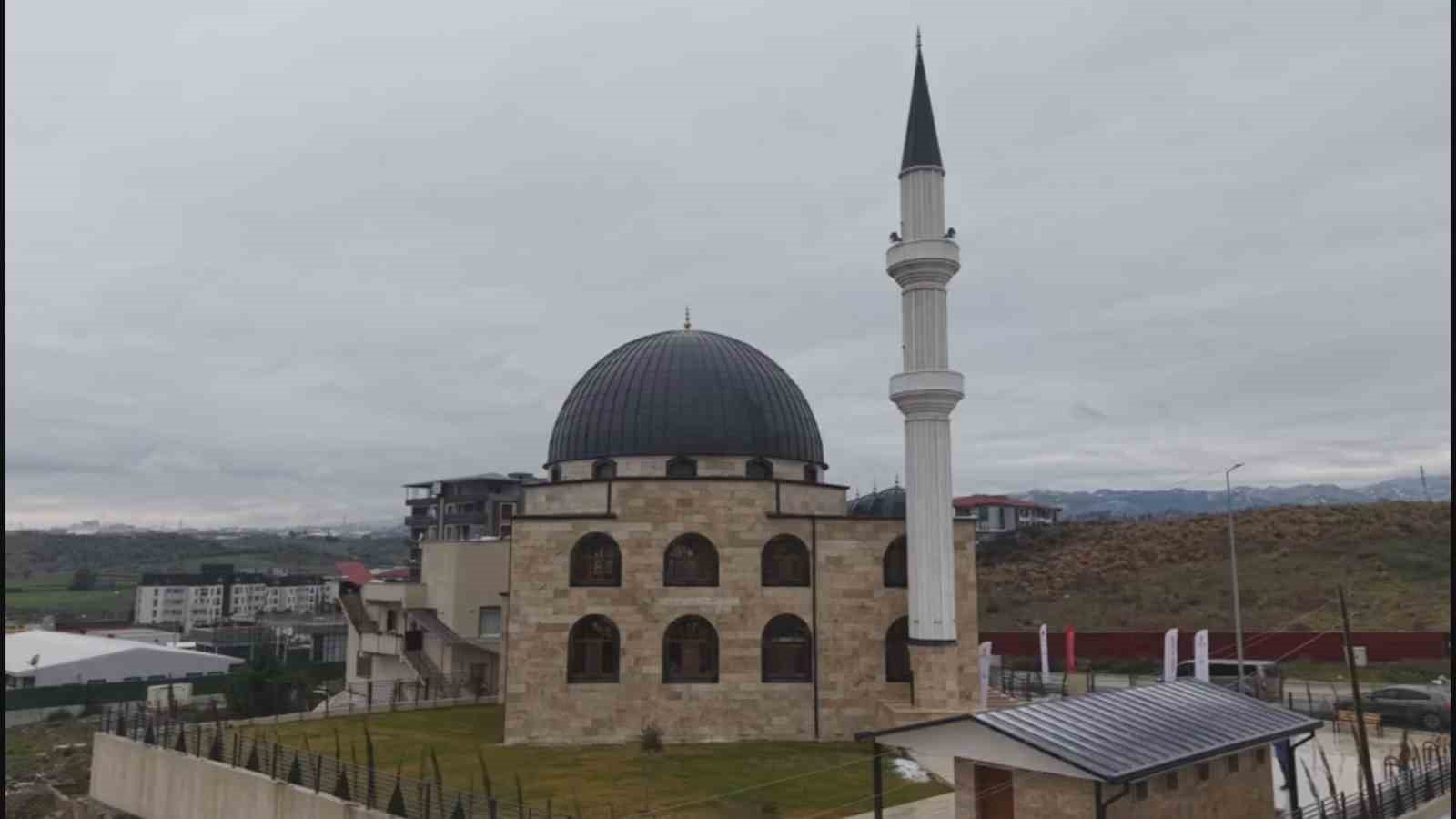 deprem sonrasi insa edilen 118 cami olan gazze sehitleri camii ibadete acildi 0 KhaiCcbY