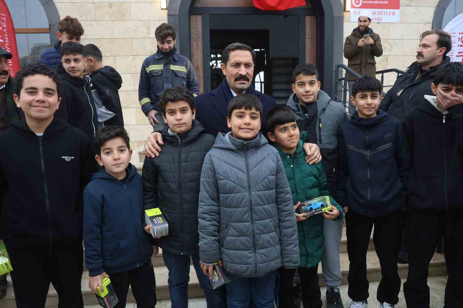 deprem sonrasi insa edilen 118 cami olan gazze sehitleri camii ibadete acildi 7 9SbHjRhv