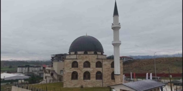 deprem-sonrasi-insa-edilen-118-cami-olan-gazze-sehitleri-camii-ibadete-acildi-LH3H8Qpq.jpg