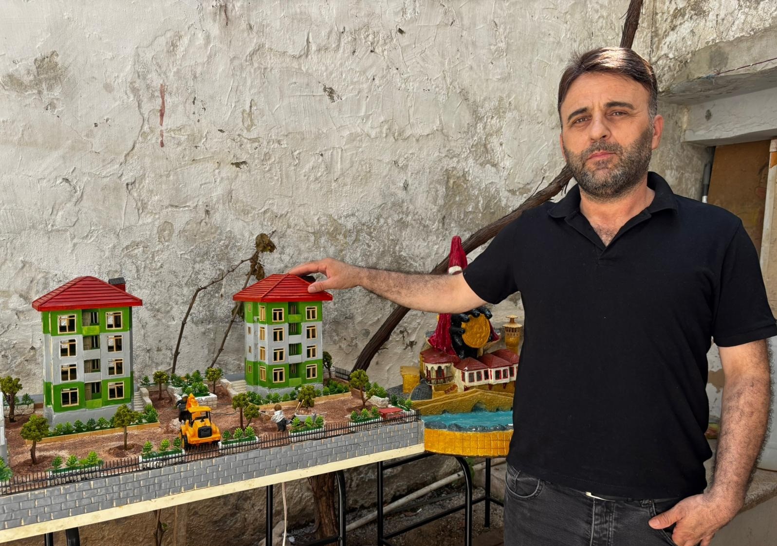 deprem sonrasi yeniden insa edilen kahramanmarasin maketini yapti bakan kuruma hediye etmek istiyor 2 qCiILK9Y