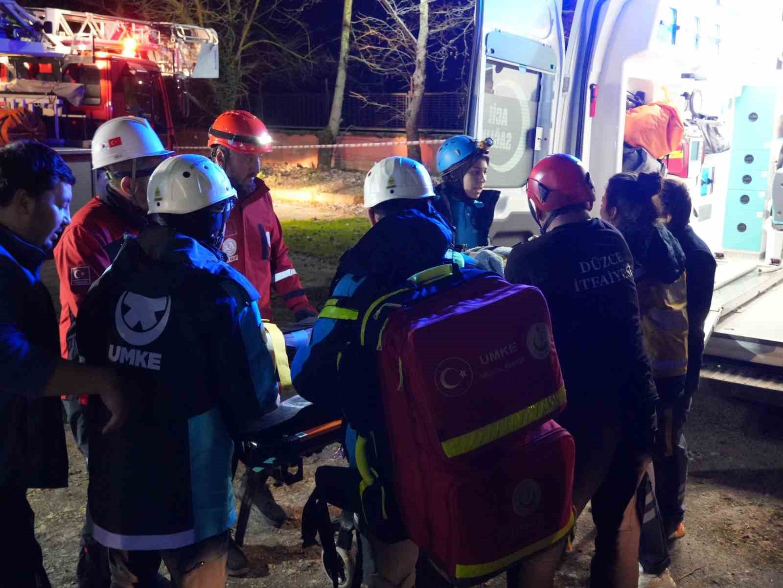Deprem tatbikatı gerçeği aratmadı 7 deprem tatbikati gercegi aratmadi 3 UEEGscR4