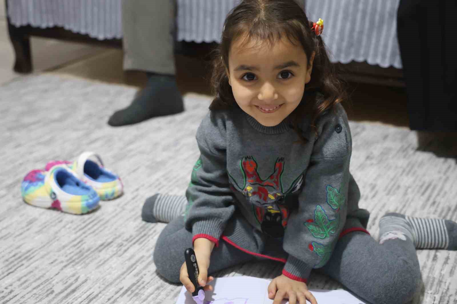 Depremde 3 evladını kaybeden acılı anne, çocuklarının kendine emaneti olan torunlarıyla hayata tutundu 7 depremde 3 evladini kaybeden acili anne cocuklarinin kendine emaneti olan torunlariyla hayata tutundu 3 MG1nug4B