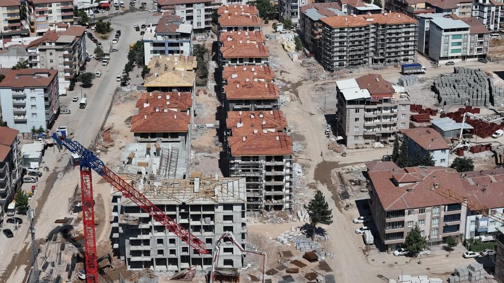 depremde 35 kisinin hayatini kaybettigi velioglu apartmani ve meral is hani davalarinda karar 0 wACGZMza
