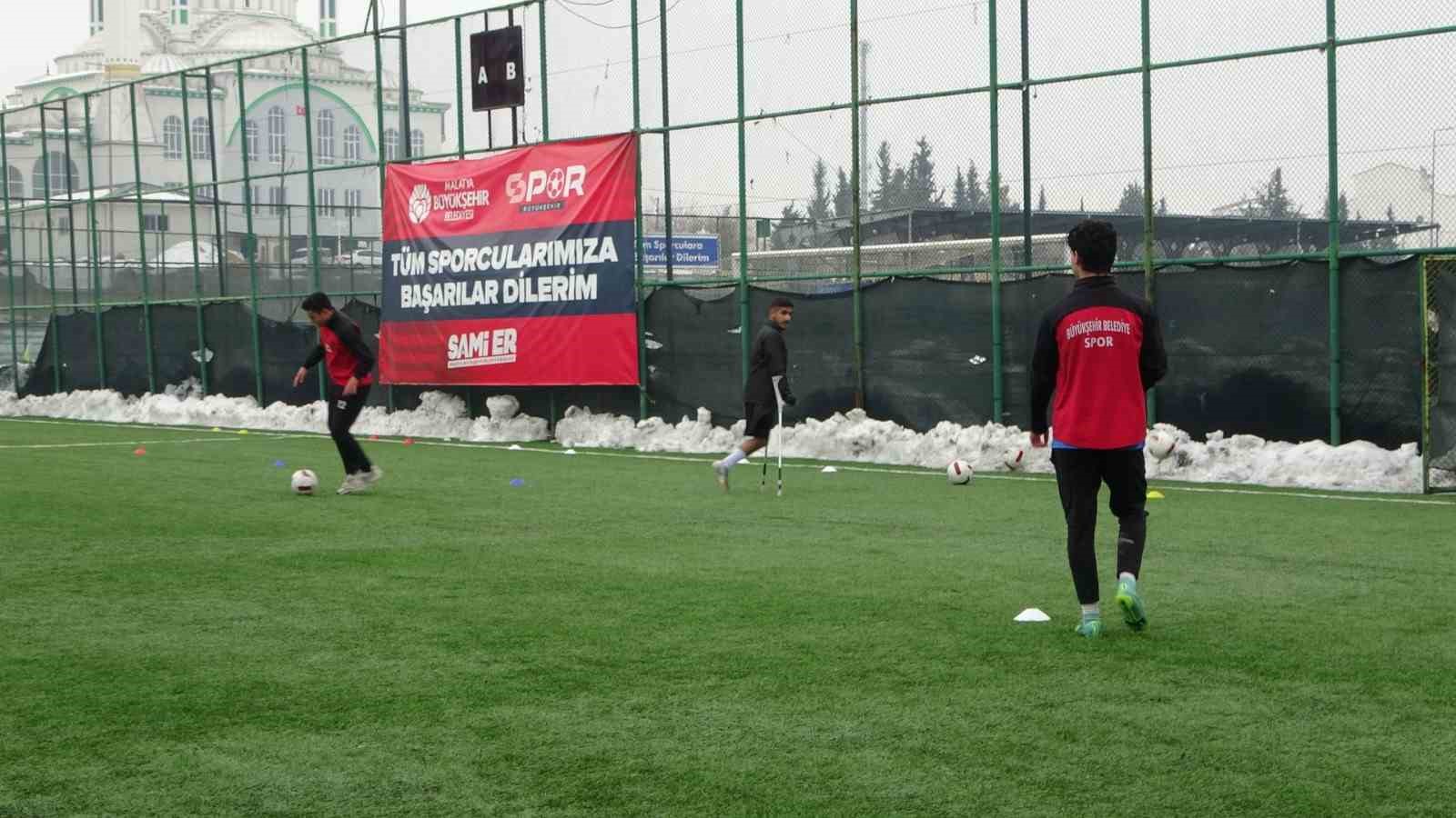 depremde 4 futbolcusunu kaybeden malatya ampute takimi pes etmiyor 5 DBg4zPTv
