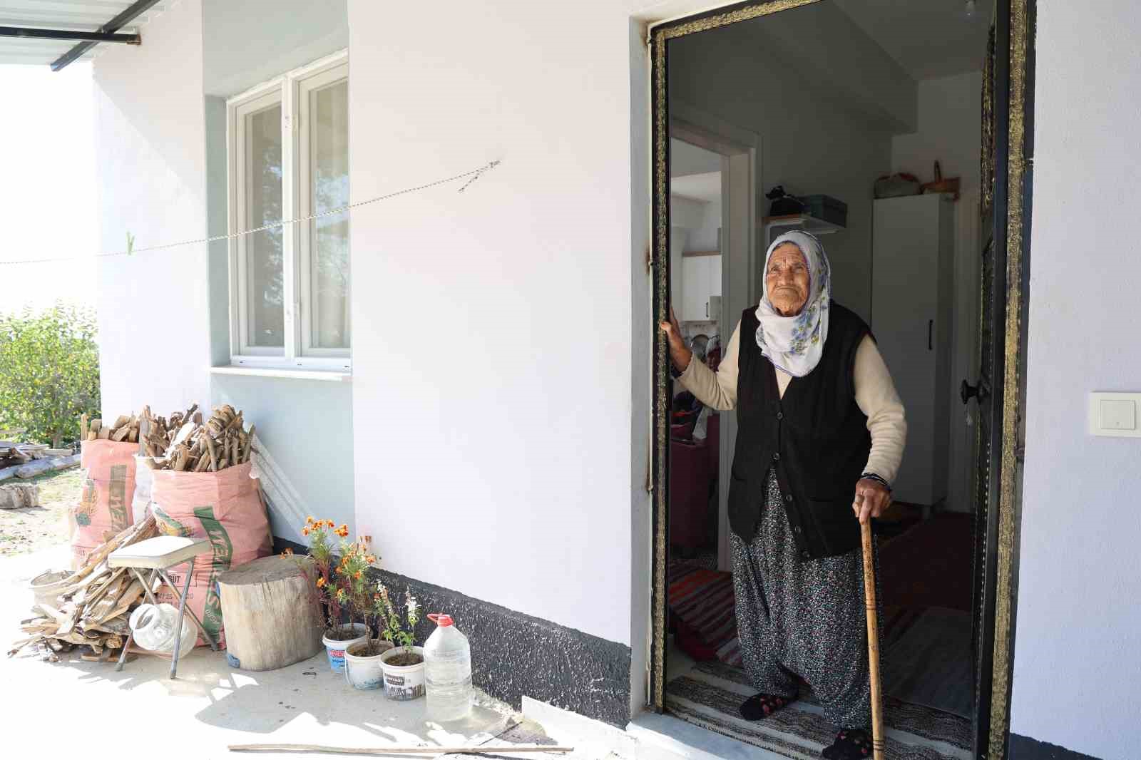 depremde 41 ev agir hasar almisti yikilip yapildi 90 yasindaki fatma nine yeni evine bV8OhTzh