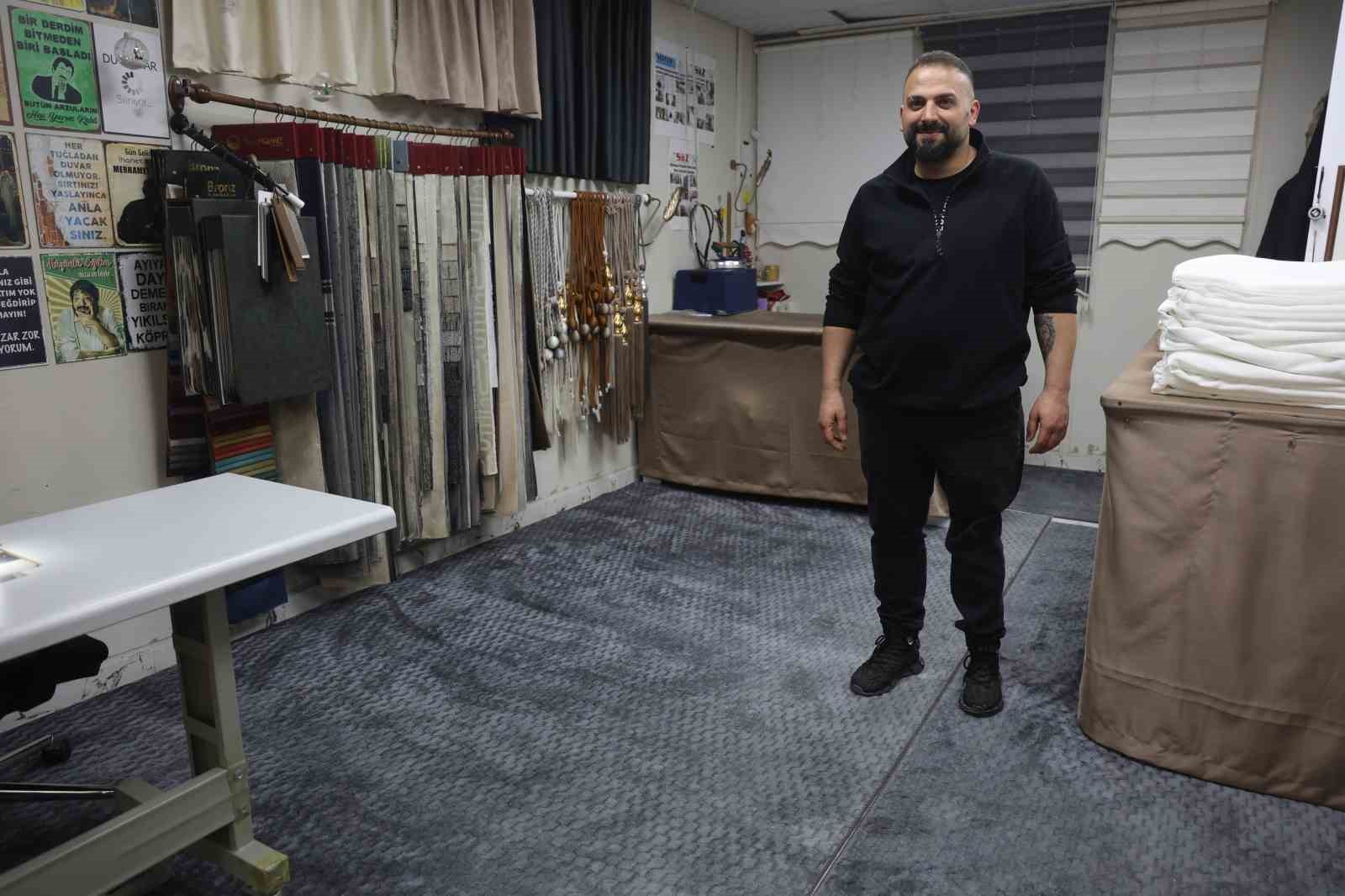 Depremde 55 saat enkaz altında kalıp bir bacağını kaybeden perdeci Ali, protez bacağıyla kendi ayakları üzerinde durmayı başardı 6 depremde 55 saat enkaz altinda kalip bir bacagini kaybeden perdeci ali protez bacagiyla kendi rzUC52jH