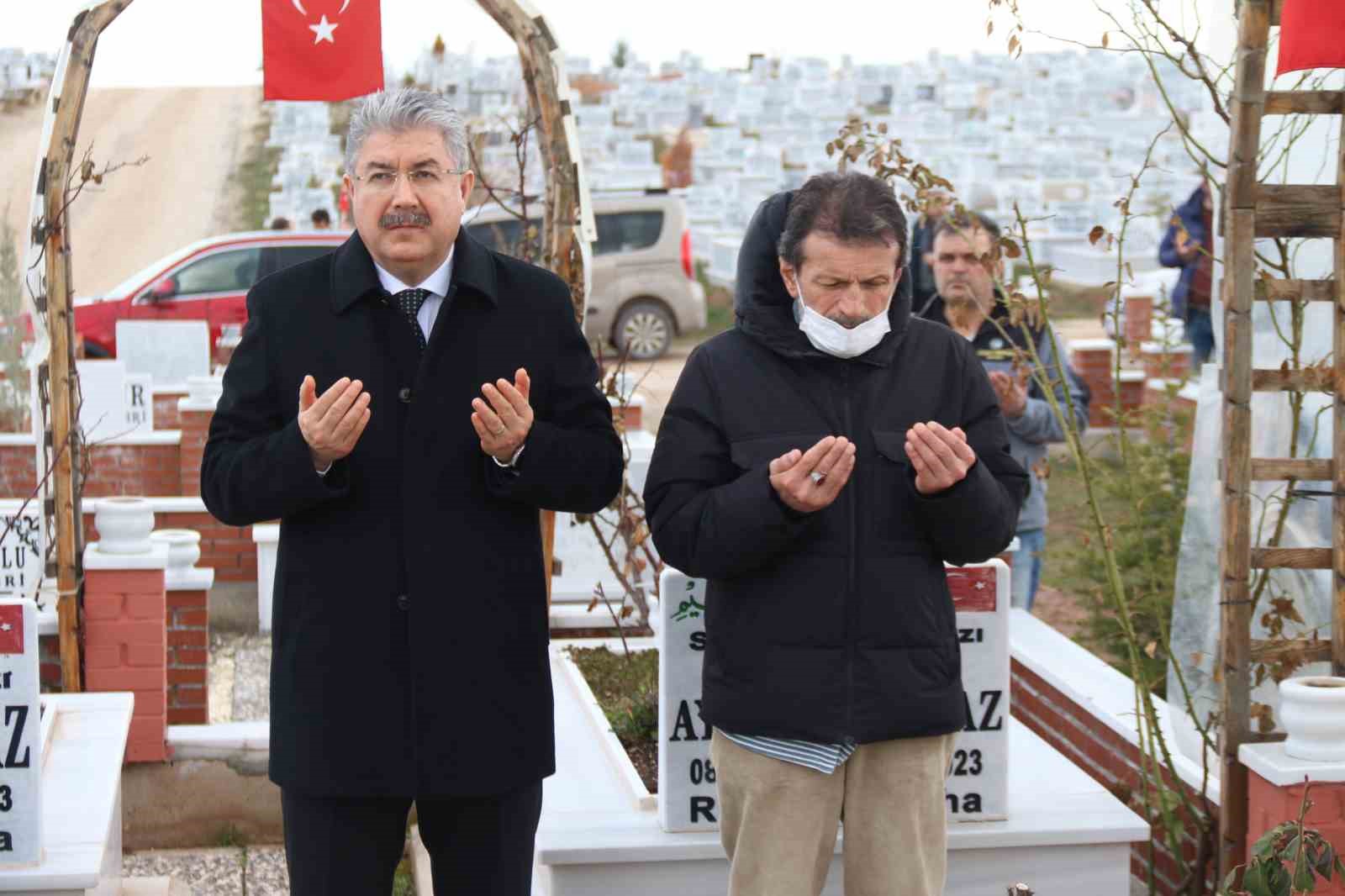 Depremde 9 aylık torununu, kızını, oğlunu ve damadını kaybeden baba: "Torunum yeni yürüyordu" 5 depremde 9 aylik torununu kizini oglunu ve damadini kaybeden baba torunum yeni yuruyordu 1 251IOjSQ