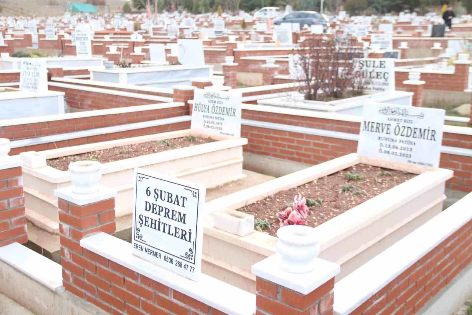 Depremde 9 aylık torununu, kızını, oğlunu ve damadını kaybeden baba: "Torunum yeni yürüyordu" 15 depremde 9 aylik torununu kizini oglunu ve damadini kaybeden baba torunum yeni yuruyordu 11 lcmX9CsM
