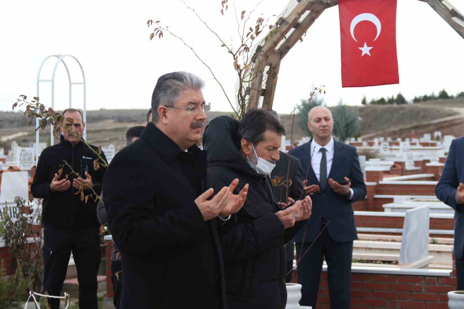 Depremde 9 aylık torununu, kızını, oğlunu ve damadını kaybeden baba: "Torunum yeni yürüyordu" 11 depremde 9 aylik torununu kizini oglunu ve damadini kaybeden baba torunum yeni yuruyordu 7 qXkrSvss