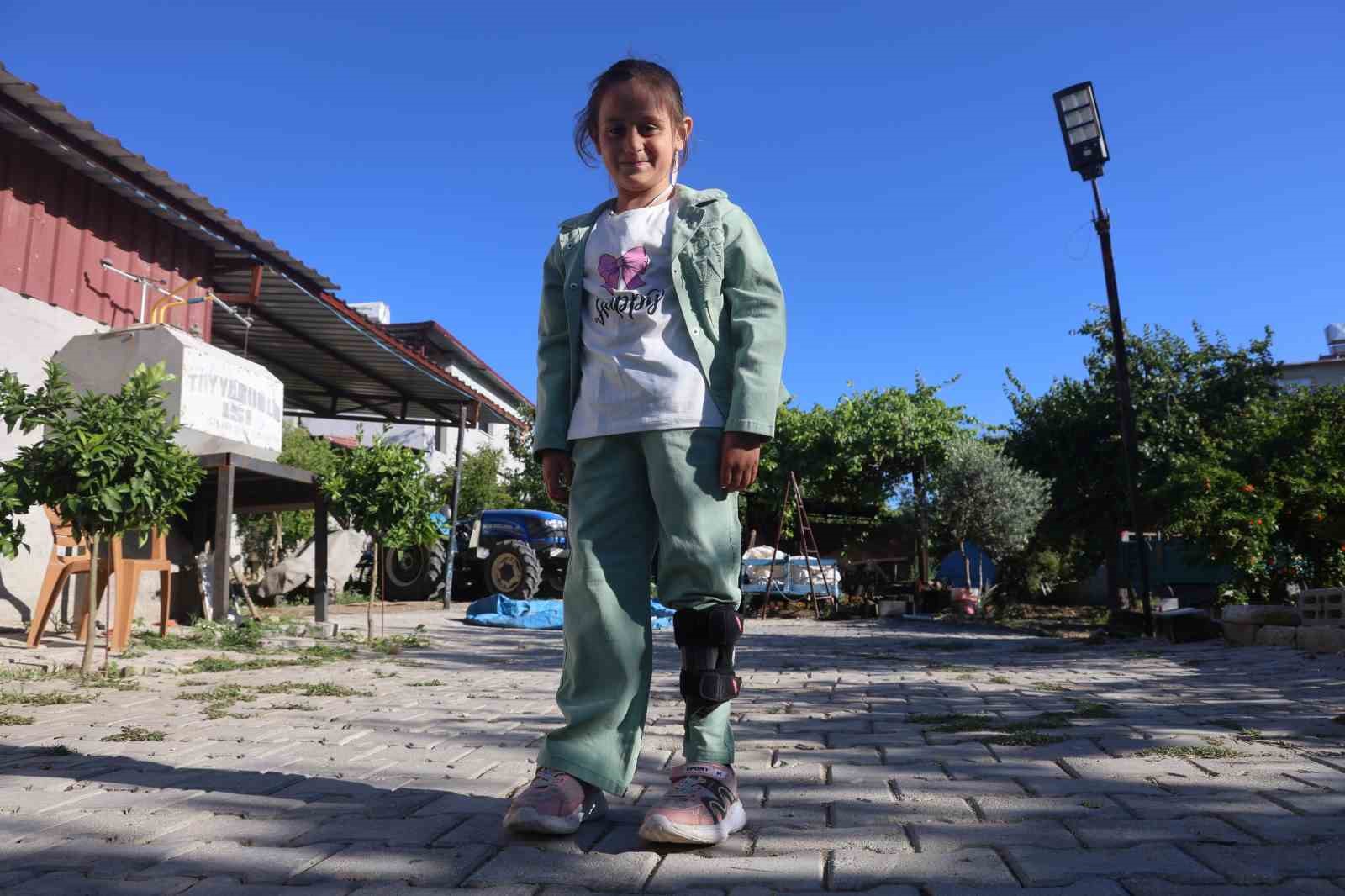 Depremde ailesini kaybeden Zeynep, amcasına ’baba’, yengesine ’anne’ diyerek hayata tutundu 9 depremde ailesini kaybeden zeynep amcasina baba yengesine anne diyerek hayata tutundu 5 etzIOduY
