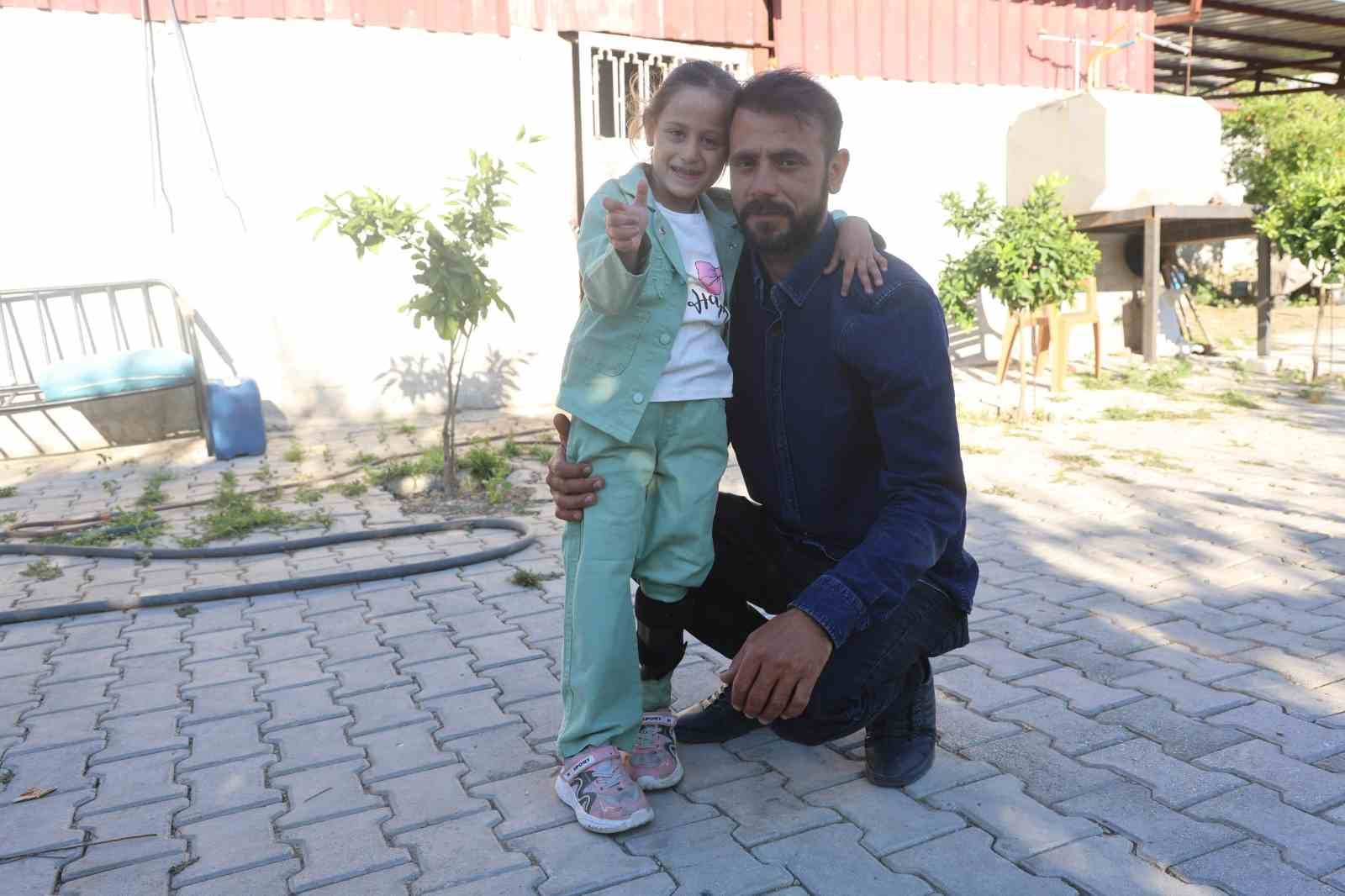 Depremde ailesini kaybeden Zeynep, amcasına ’baba’, yengesine ’anne’ diyerek hayata tutundu 10 depremde ailesini kaybeden zeynep amcasina baba yengesine anne diyerek hayata tutundu 6 lbp1feWw