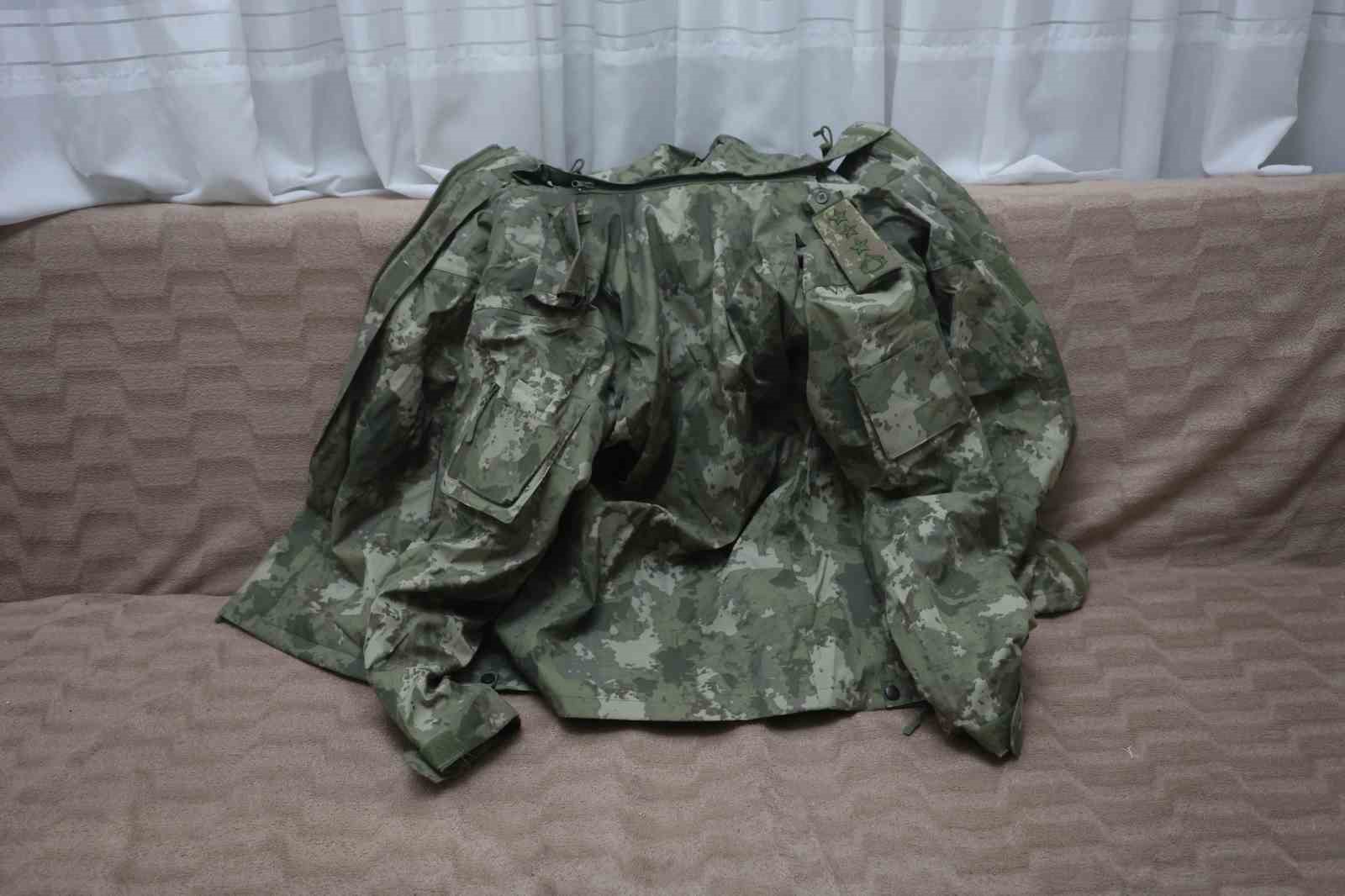 depremde annesini ve agabeyini enkazdan kurtaran askerin usumesin diye kendisine verdigi montu geri verebilmek gjMO3e28