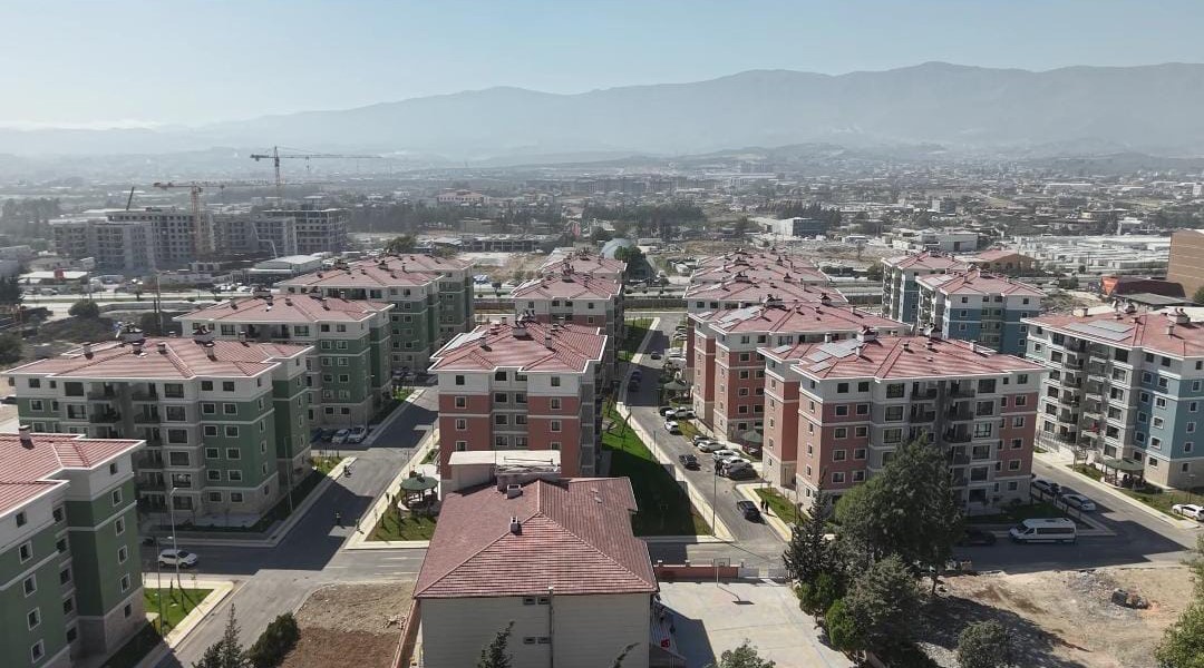 Depremde bin 200 insana mezar olan 600 konutlar ihya süreciyle birlikte yeniden vatandaşlara yuva oldu 7 depremde bin 200 insana mezar olan 600 konutlar ihya sureciyle birlikte yeniden vatandaslara yuva zCHIvu4B
