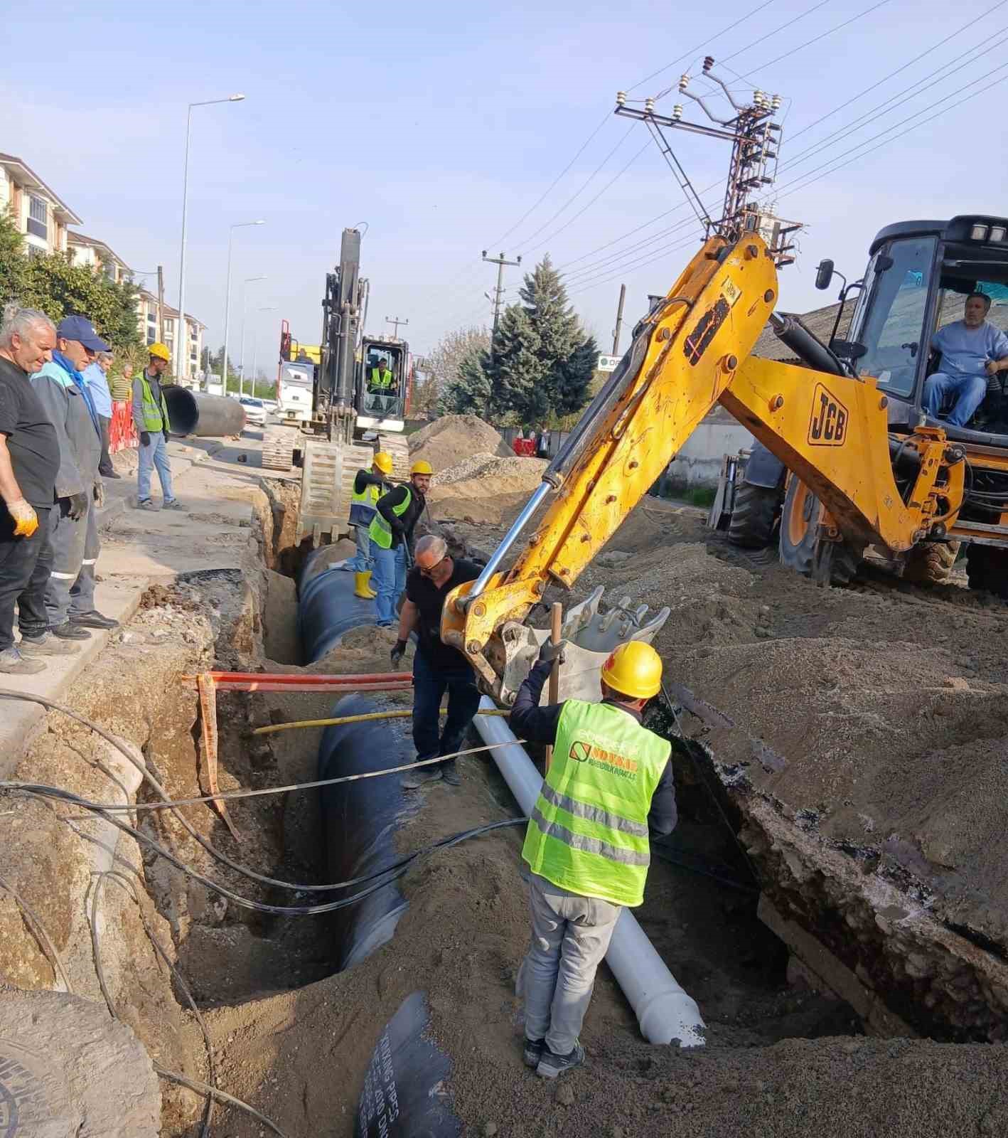 depremde ciddi hasar goren icme suyu altyapisi yenileniyor 5 VPhhGli2