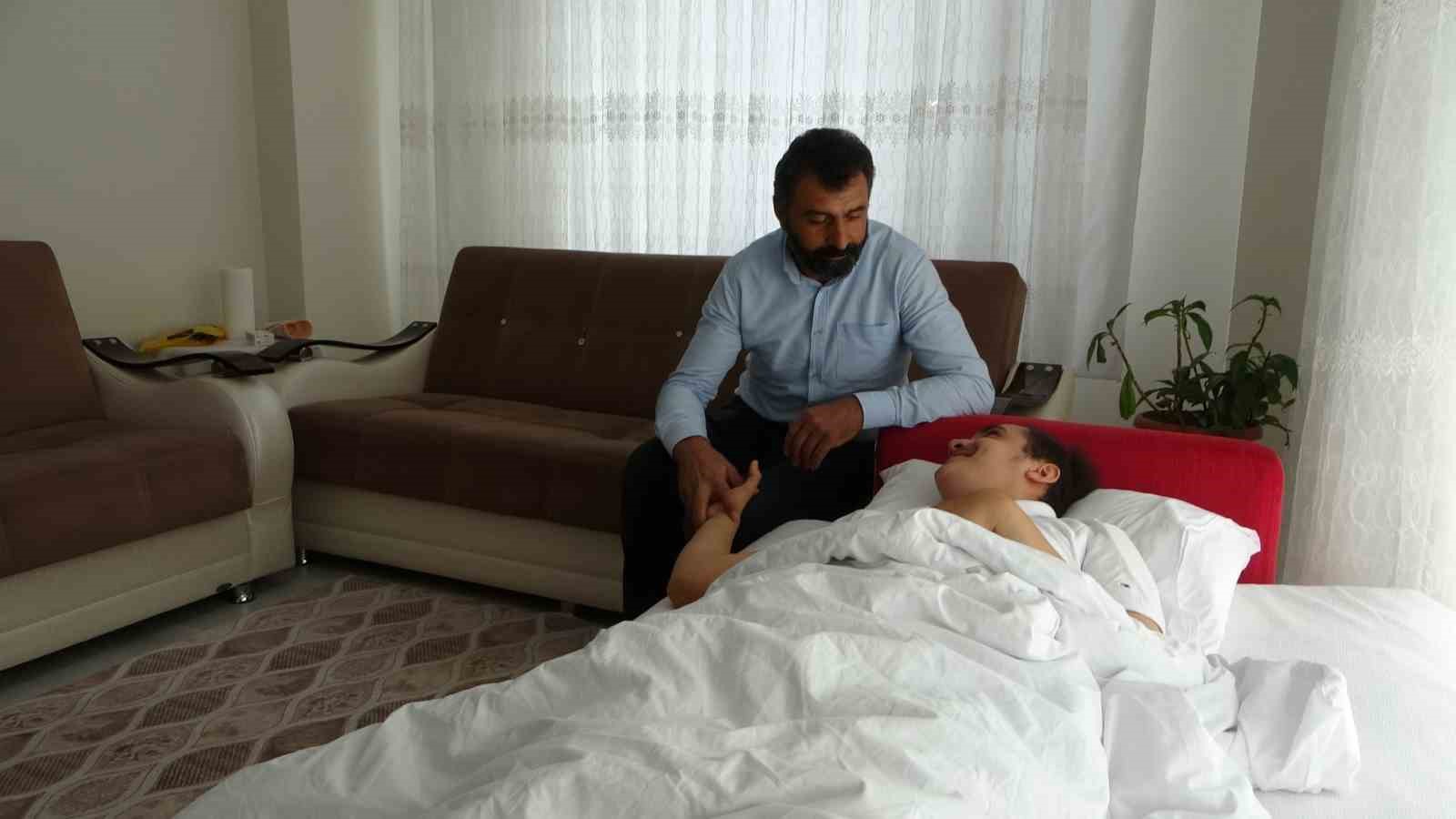 Depremde dili boğazına kaçan Muhammed’in yaşam mücadelesi sürüyor 4 depremde dili bogazina kacan muhammedin yasam mucadelesi suruyor 0 GfWQwLEW