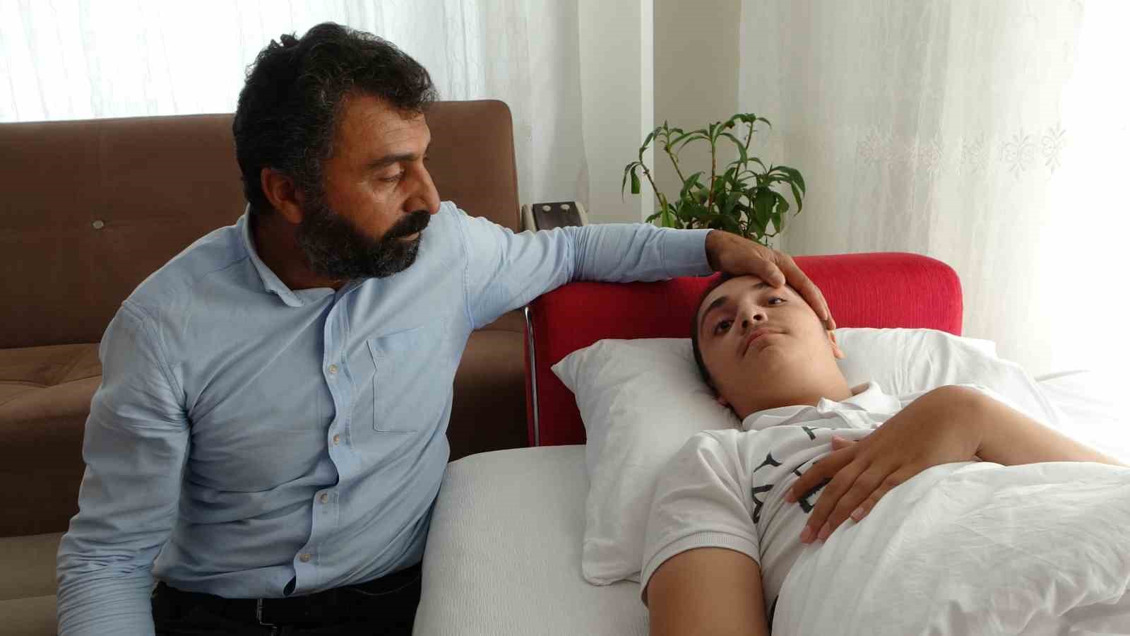 Depremde dili boğazına kaçan Muhammed’in yaşam mücadelesi sürüyor 7 depremde dili bogazina kacan muhammedin yasam mucadelesi suruyor 3 9Ym7ggNh