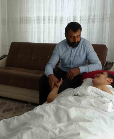 depremde-dili-bogazina-kacan-muhammedin-yasam-mucadelesi-suruyor-WPVuxsz7.jpg