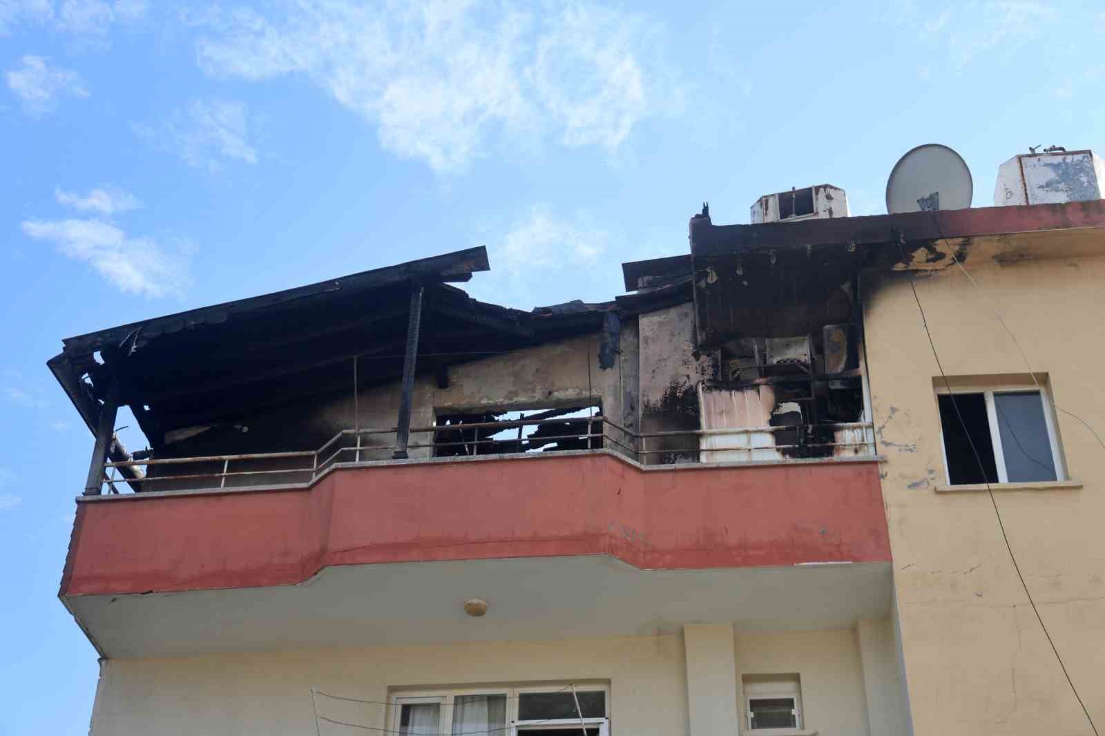 depremde esini ve evladini kaybeden kadin ikinci kez felaketi yasadigi yanginda tum birikimini ve gJw7878z
