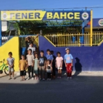 depremde-evi-yikildi-yeni-evini-satin-aldiktan-sonra-ilk-isi-fenerbahce-askini-yasatmak-oldu-F3SWEjGf.jpg