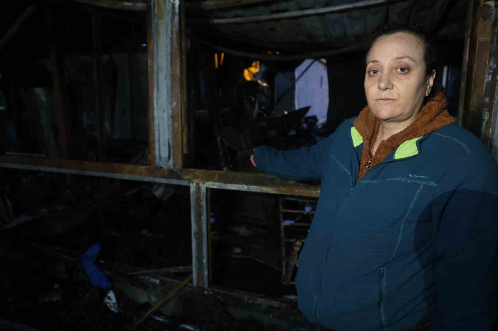depremde evleri yikilan aile yanginla birlikte ikinci kez yuvasiz kaldi 2 Czh4fK3k