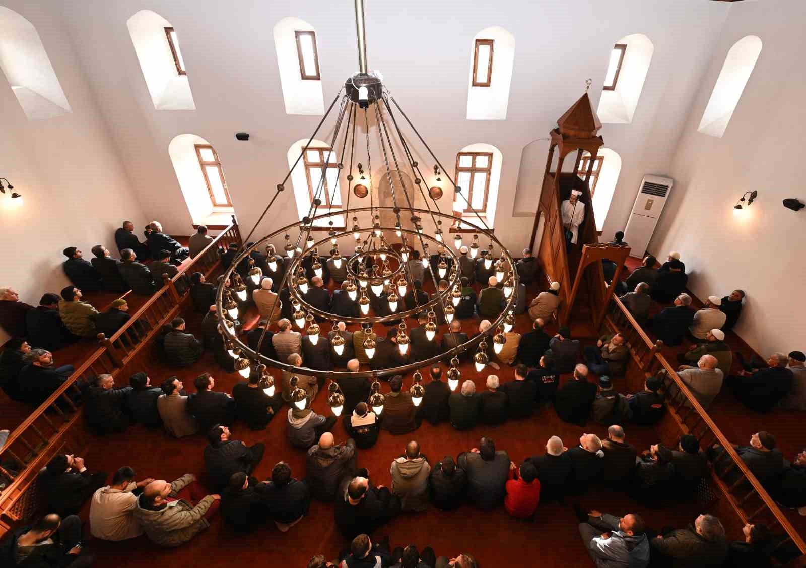 depremde hasar alan cami yeniden ibadete acildi 4 qTqf8m3k