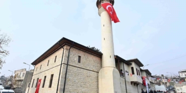 depremde-hasar-alan-cami-yeniden-ibadete-acildi-vPdEldt3.jpg
