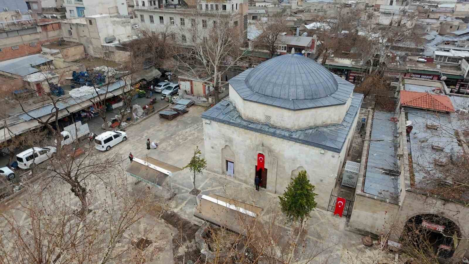 depremde hasar alan mevlevihane cami yeniden ibadete acildi 1 zXlE3Wbr