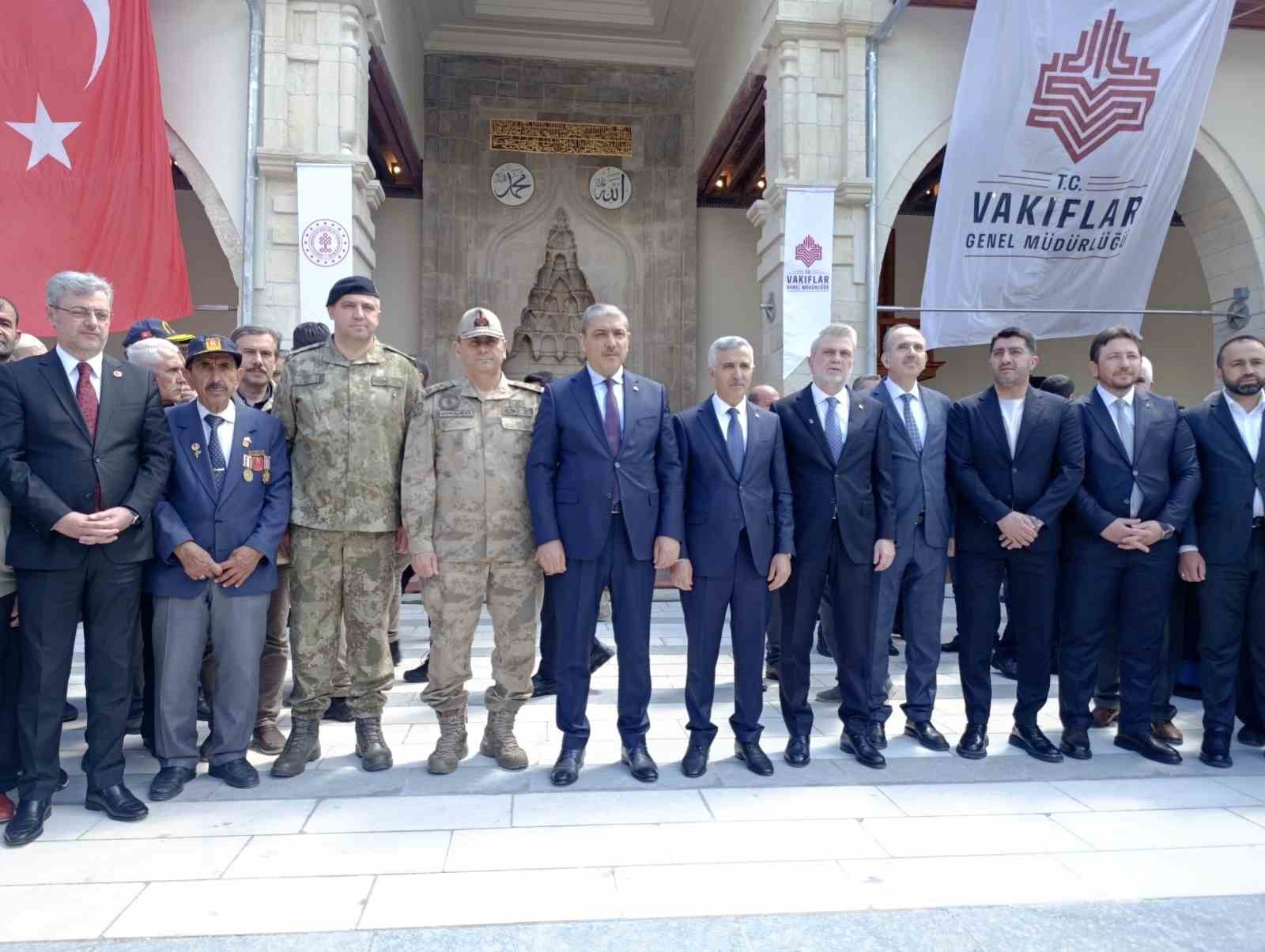 Depremde hasar gören 583 yıllık tarihi Ulu Cami’nin resmi açılışı gerçekleştirildi 6 depremde hasar goren 583 yillik tarihi ulu caminin resmi acilisi gerceklestirildi 2 mcIqvK4U