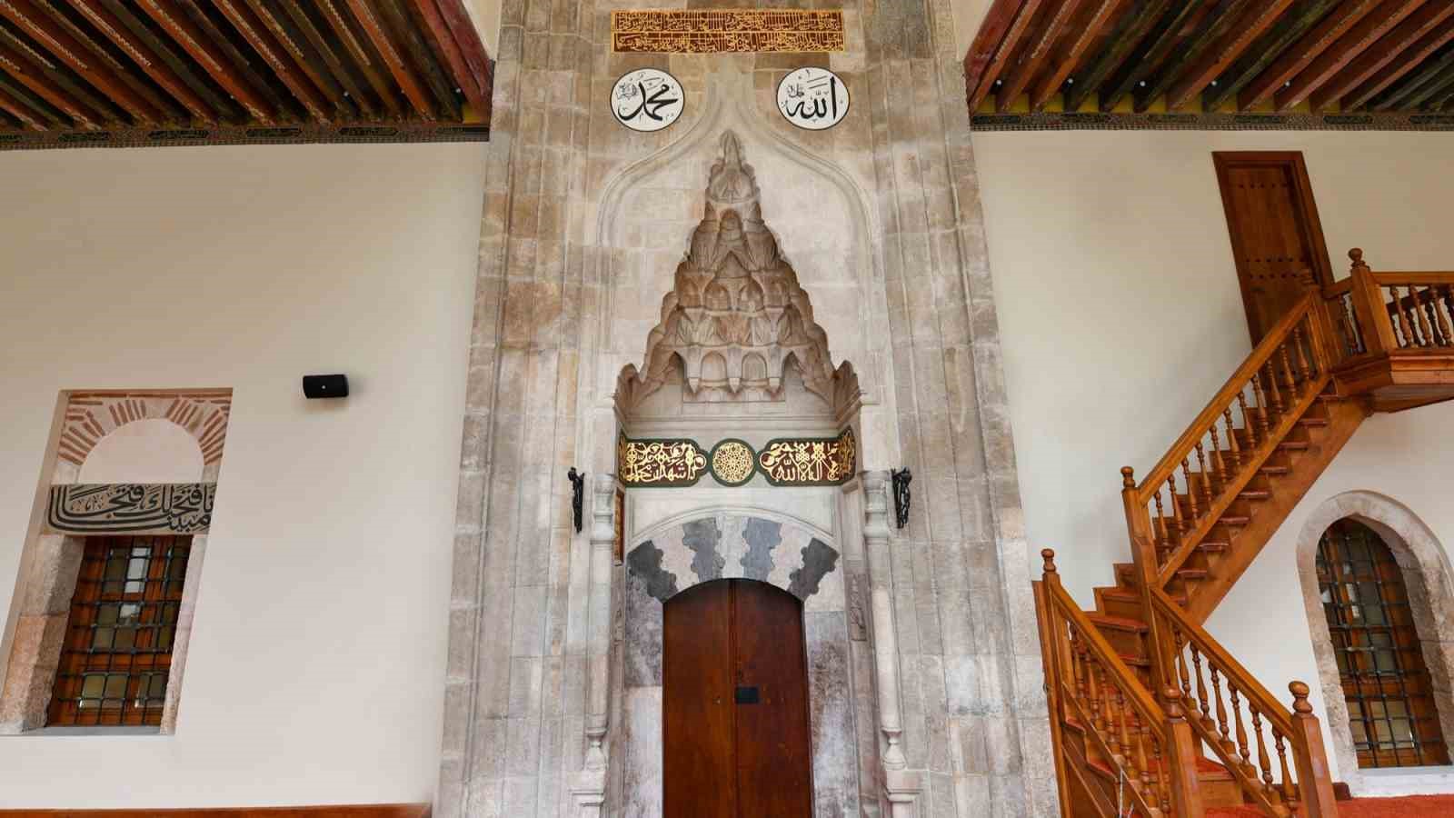 Depremde hasar gören 583 yıllık tarihi Ulu Cami’nin resmi açılışı gerçekleştirildi 9 depremde hasar goren 583 yillik tarihi ulu caminin resmi acilisi gerceklestirildi 5