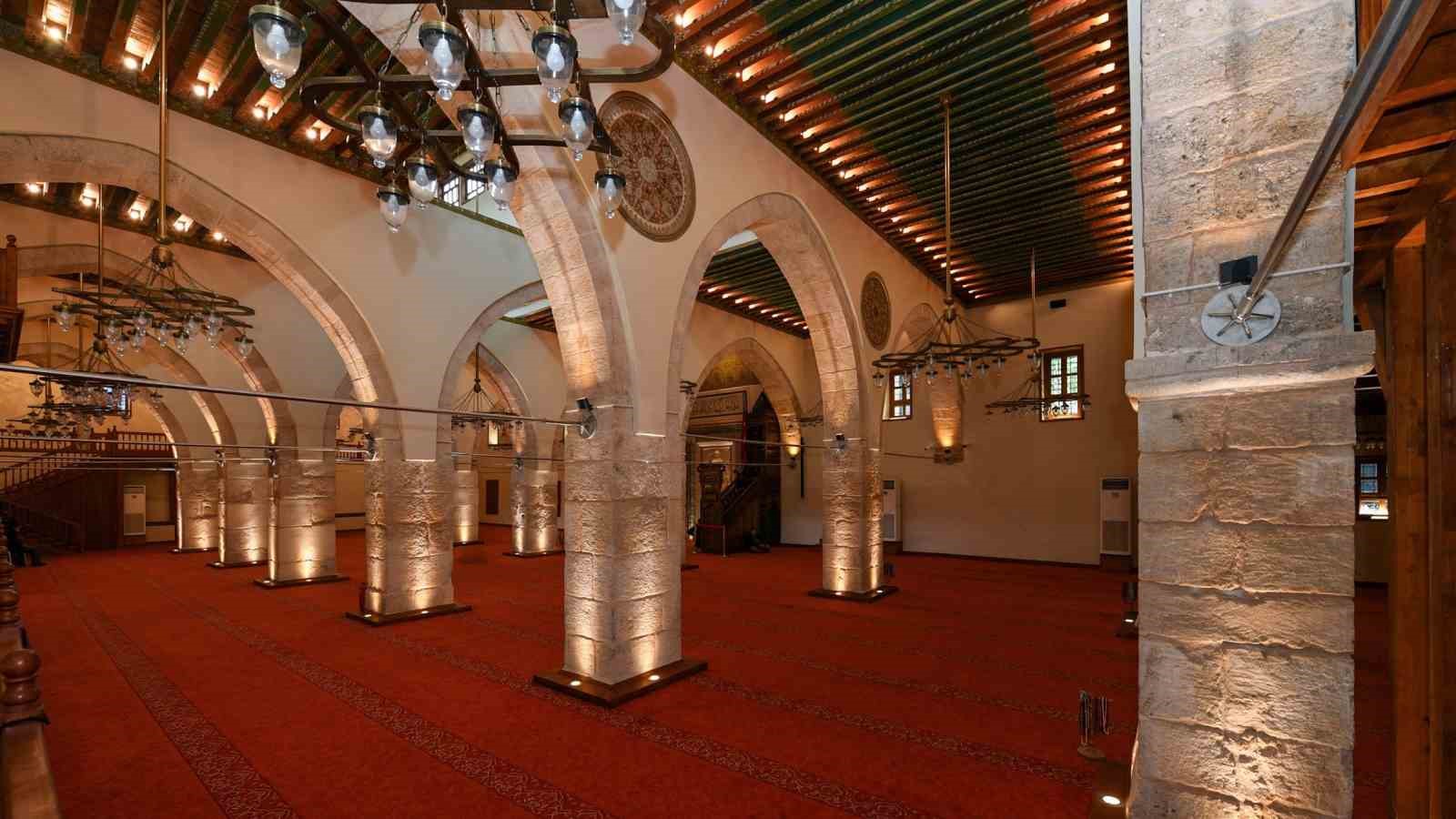Depremde hasar gören 583 yıllık tarihi Ulu Cami’nin resmi açılışı gerçekleştirildi 10 depremde hasar goren 583 yillik tarihi ulu caminin resmi acilisi gerceklestirildi 6 qwg4ahfr