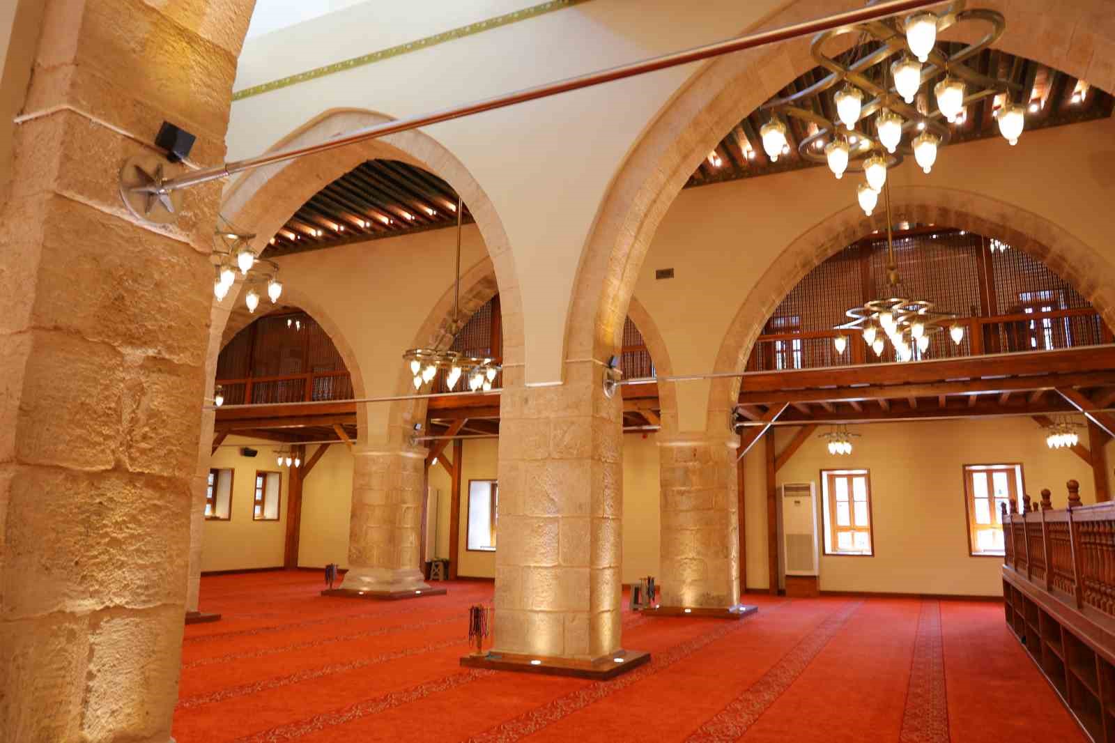 Depremde hasar gören 583 yıllık tarihi Ulu Cami’nin resmi açılışı gerçekleştirildi 13 depremde hasar goren 583 yillik tarihi ulu caminin resmi acilisi gerceklestirildi 9 teX3n7a6