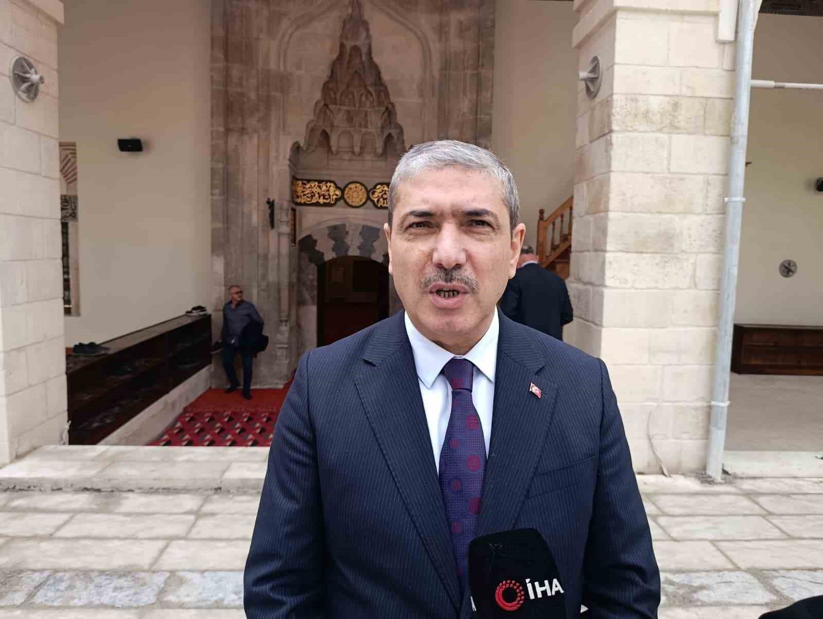 depremde hasar goren 583 yillik ulu cami yeniden ibadete acildi 3 tHQaqi78
