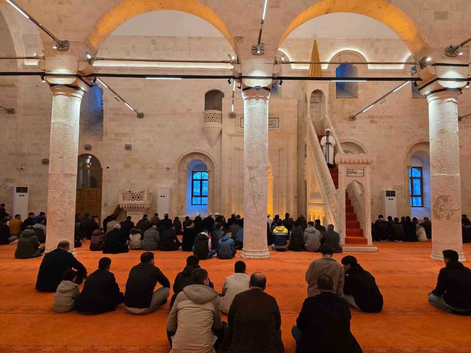depremde hasar goren tarihi selahattin eyyubi camii yeniden ibadete acildi 2 rMqpmMLg