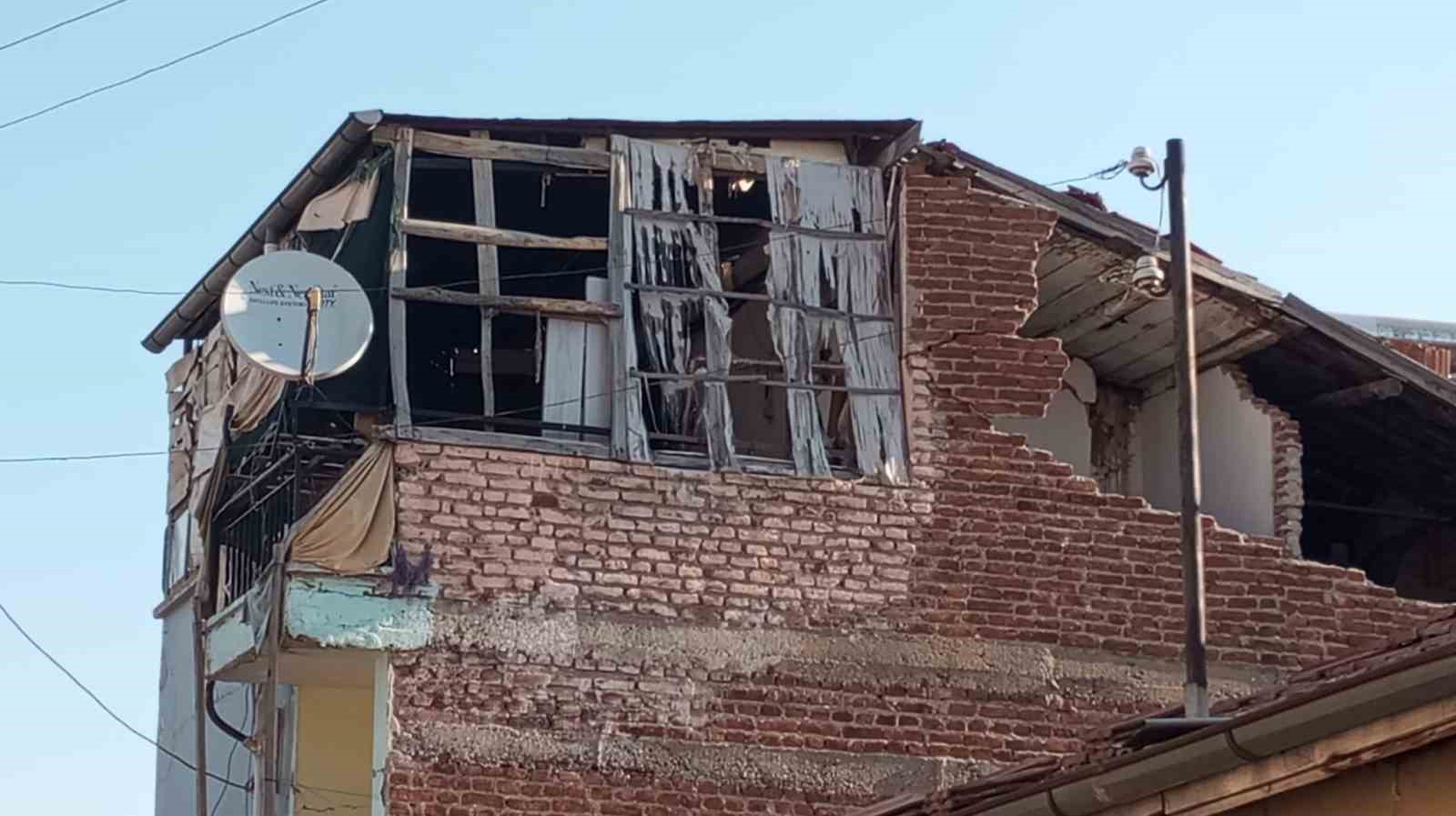 depremde iki katli mustakil evde kismi gocuk 2