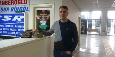depremde-kaybolan-ve-44-gun-sonra-kadir-diyerek-bulabildigi-otogarin-maskotu-kedisine-gozu-gibi-7lPeFqkF.jpg
