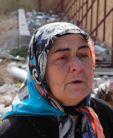 depremde-kizini-damadini-ve-torunlarini-kaybeden-yasli-kadinin-acisi-dinmiyor-k4m2nKHg.jpg