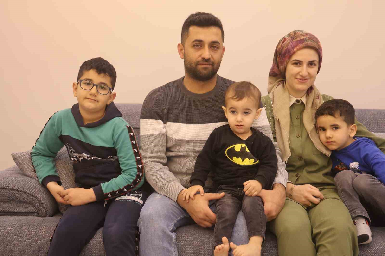 Depremde onlarca insana mezar olan 600 konutlarda yeni yuvalarına kavuşan vatandaşlar, 2026’yı sıcak yuvalarında karşılıyor 5 depremde onlarca insana mezar olan 600 konutlarda yeni yuvalarina kavusan vatandaslar 2026yi sicak yuvalarinda caydiX2t