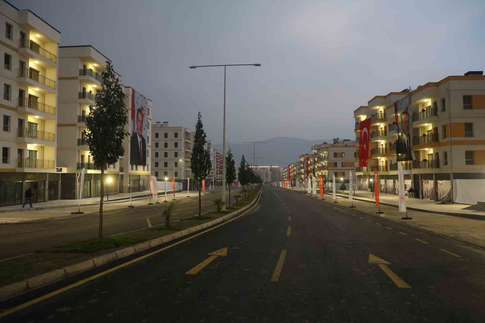 depremde tamamen yikilan emek mahallesi insa calismalariyla yeniden isil isil 5 Y1ijjrrk