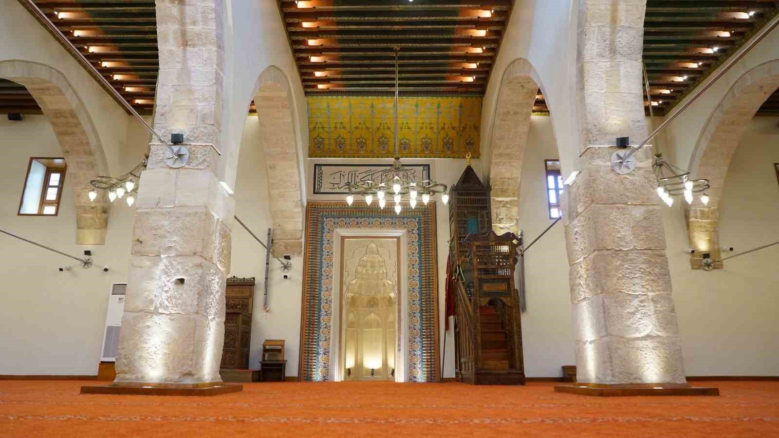 Depremde zarar gören Kahramanmaraş Ulu Camii ibadete açıldı, Antakya Ulu Camii de vatandaşla buluşacağı günü bekliyor 9 depremde zarar goren kahramanmaras ulu camii ibadete acildi antakya ulu camii de vatandasla bulusacagi rlMLevau