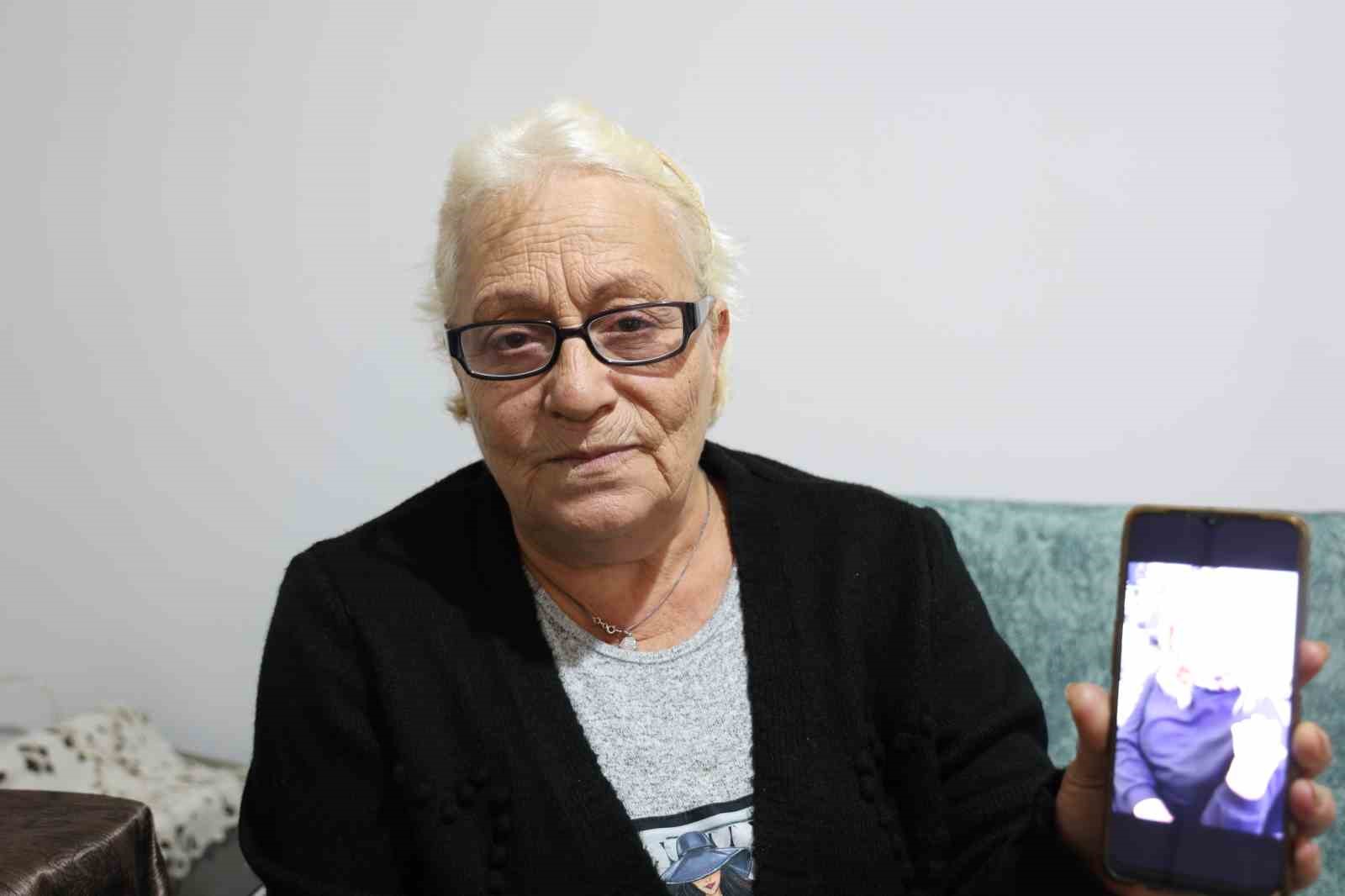 depremden bu yana kayip olan kiz kardesinin mezarini kimsesizler mezarliginda buldu 3 RkqTW6DT