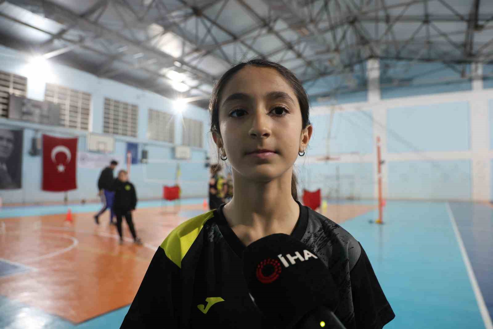 depremden kurtuldular sporla hayata tutundular 5 CflzqGmC