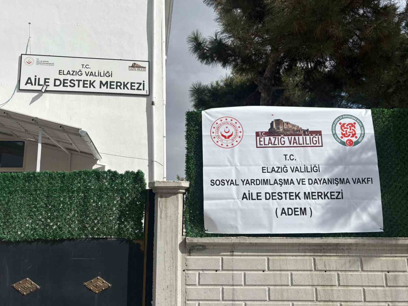 depremden sonra muzige sarilan anne cocuklariyla uc enstruman caliyor 4 OKdRJfZT