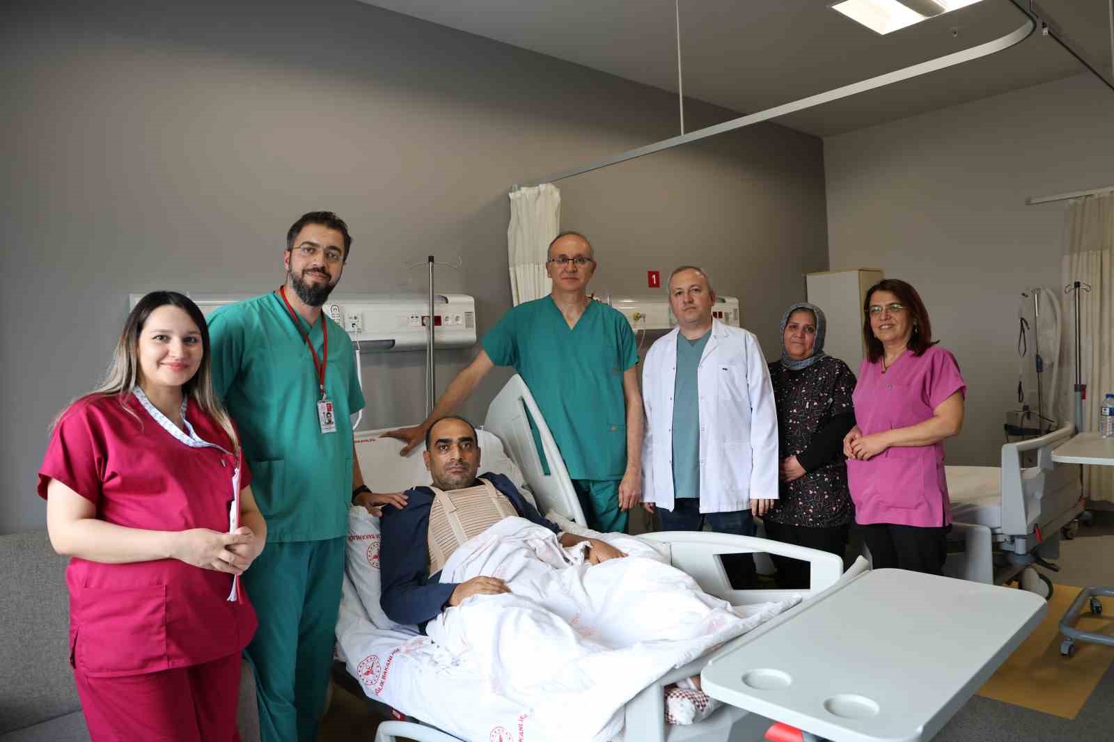 Depremden sonra yapılan hastanede 100’üncü açık kalp ameliyatı başarıyla tamamlandı 4 depremden sonra yapilan hastanede 100uncu acik kalp ameliyati basariyla tamamlandi 0 lPOEHllQ