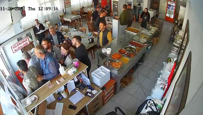depreme lokantada yakalanan vatandaslari panikle kacislari kamerada 0 dBrD18eO